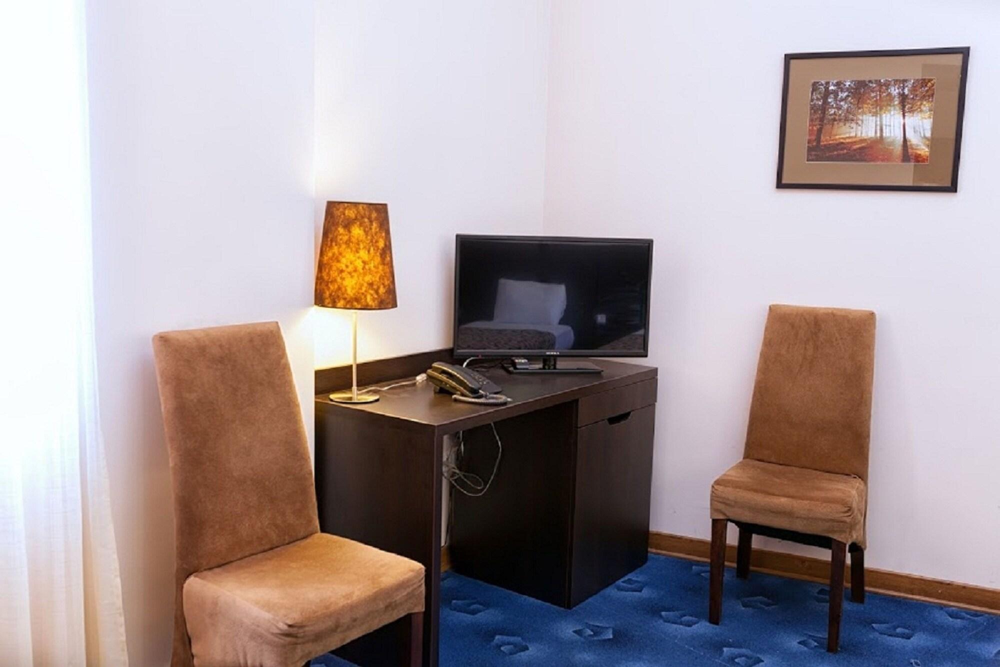 Regineh Hotel Єреван Екстер'єр фото