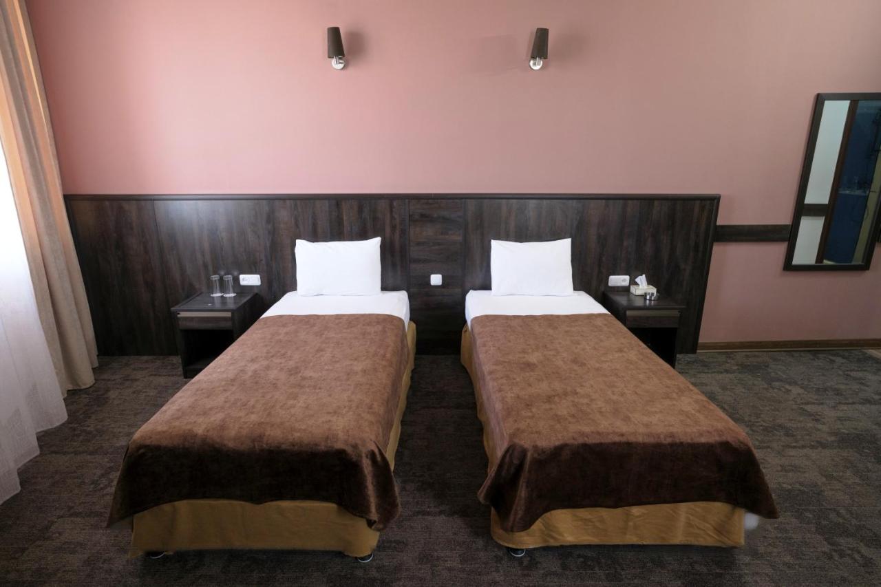 Regineh Hotel Єреван Екстер'єр фото