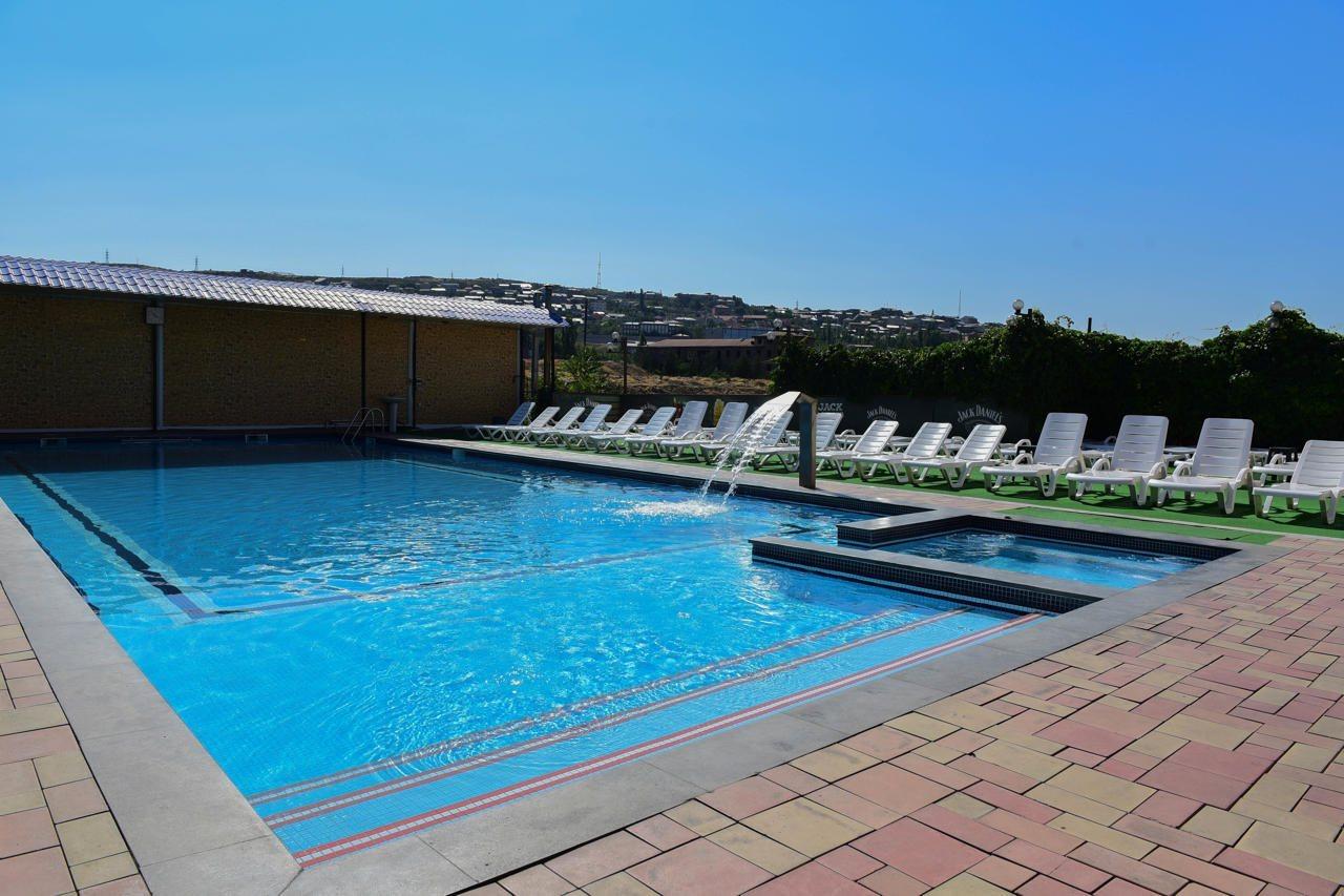 Regineh Hotel Єреван Екстер'єр фото