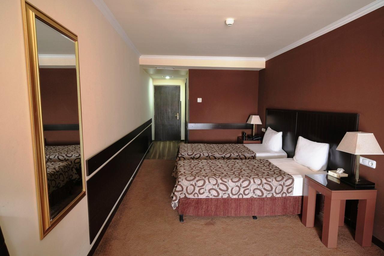 Regineh Hotel Єреван Екстер'єр фото