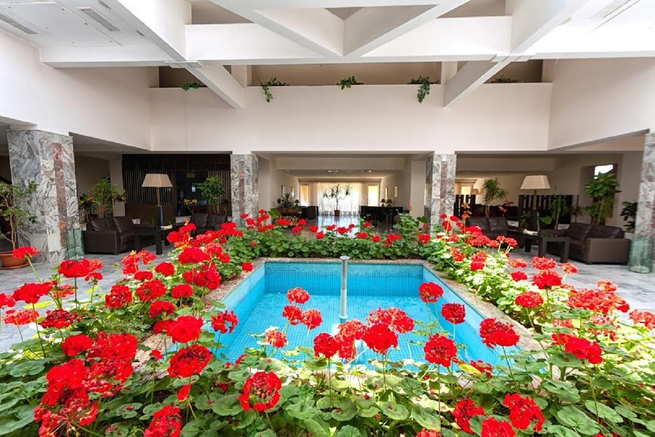 Regineh Hotel Єреван Екстер'єр фото